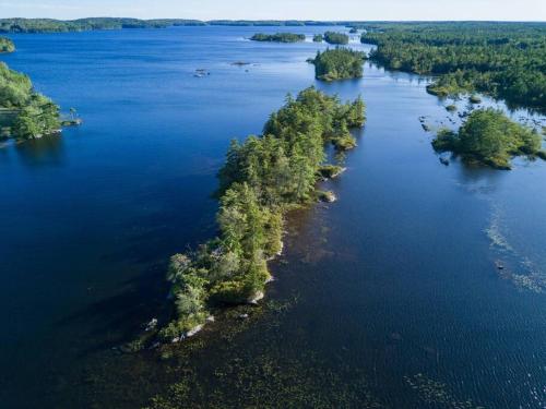 The Eagle's Landing on Minamkeak Lake - A Serene Escape in บริดจ์วอเตอร์
