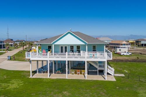 The Esscape home in Crystal Beach, USA