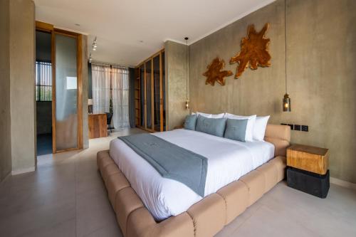 Luxury villa GoldenSun Canggu