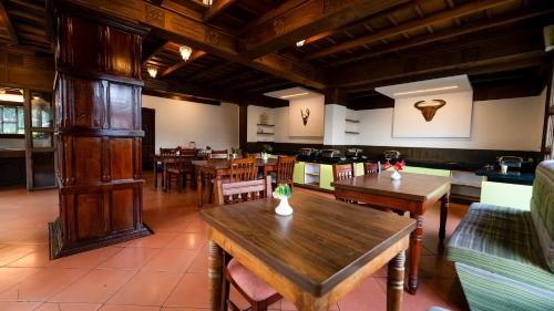 Étterem, Westwood Riverside Garden Resort in Munnar