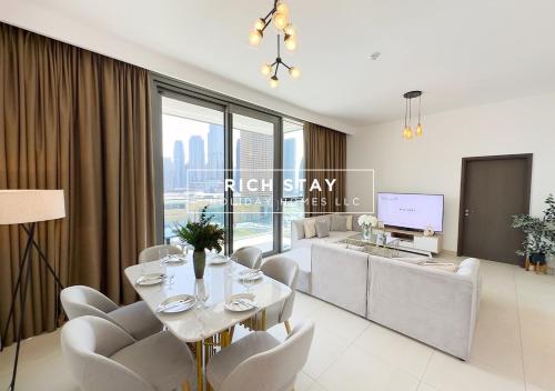 Premium 3BR plus Maids Burj Khalifa & Dubai Mall view, Dubái (foto 2)