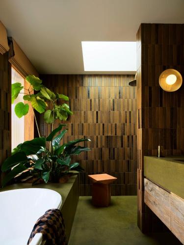 Bathroom, Sun Ranch in Byron Bay Surroundings