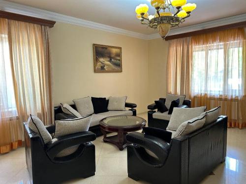 Koplietošanas atpūtas telpa ar TV, Jrvezh Holiday House in Jrvezh