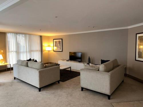 Large Two Bedroom BON21602 - image 9