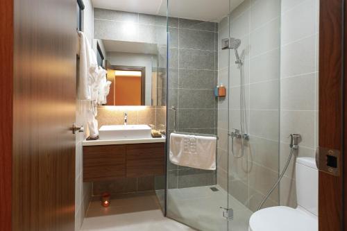 room detail thumbnail 2