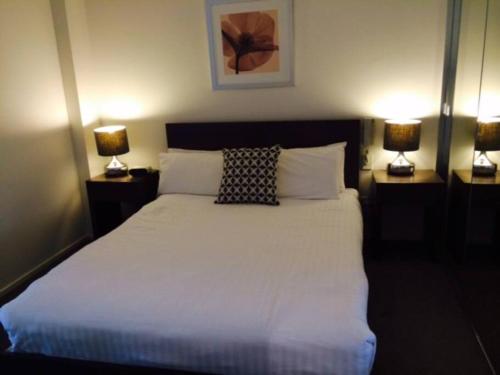 Perfectly Located Crows Nest Apartment C404 - main image