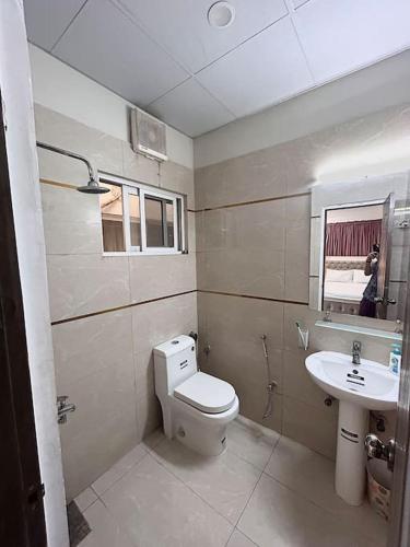 3 BR 3 BTH PRIME LOCATION with Luxury - image 4