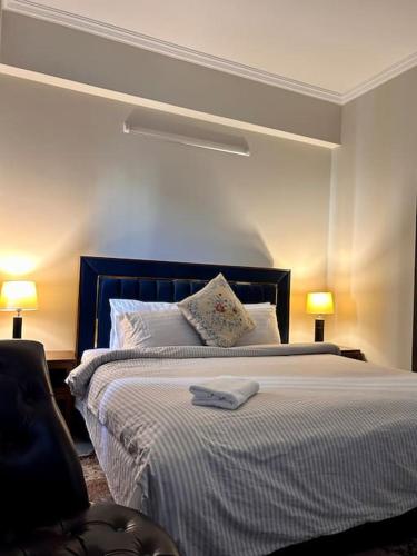 3 BR 3 BTH PRIME LOCATION with Luxury - image 13