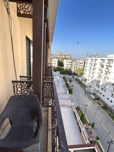 3 BR 3 BTH PRIME LOCATION with Luxury - image 9
