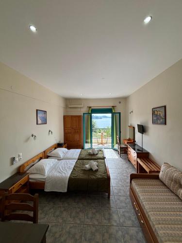 Studio with Sea View image 5