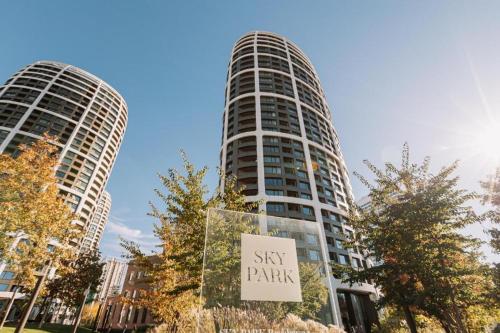 Skau Sky Park White by Zaha Hadid 3 Tower 27 floor Panoramic View Free Parking, Bratislava