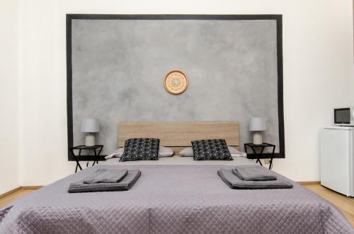 Grey Room, Milan