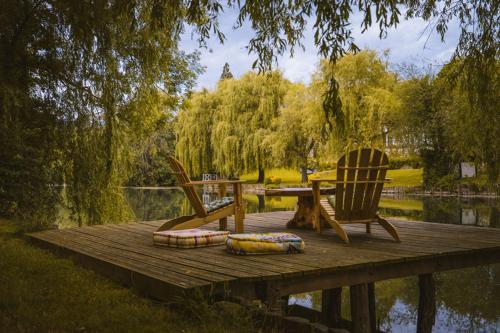 Le chalet du bout du monde, en bord de rivière !