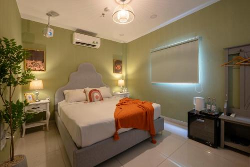 room detail thumbnail 1