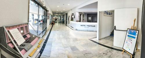 로비, 노틸루스 호텔 (Nautilus Hotel) in 로즈