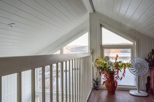 บ้านเดี่ยว 1 ห้องนอน 1 ห้องน้ำส่วนตัว ขนาด  ตร.ม. – มอย (Feriehus Lauvbakken Moi) in โมย