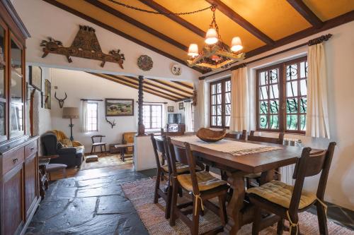 บริการและสิ่งอำนวยความสะดวก, Torrinheira ~ Family Pool Villa and Woods in ฟิเกย์โร