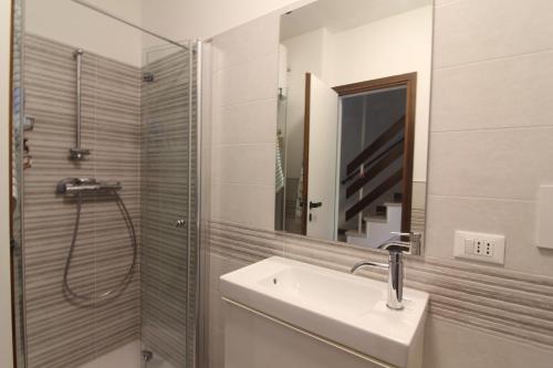 Two-Bedroom House image 8