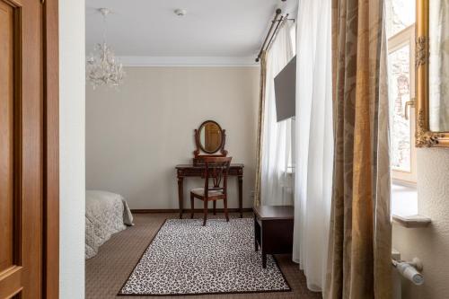 M5 self-service Boutique Hotel Room Type - Twin Room with Private Bathroom