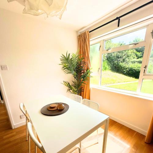 Newly refurbished 2 bed in Thame in 泰姆