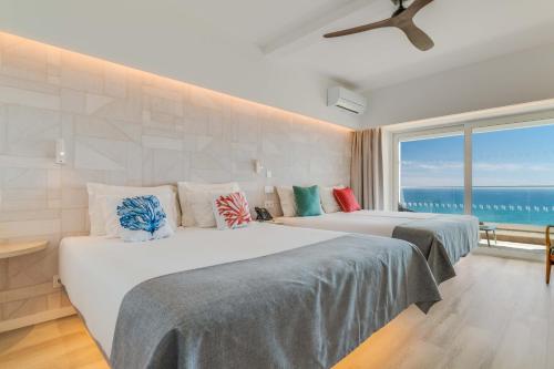 Superior Family Room (2 Adults + 2 Children)