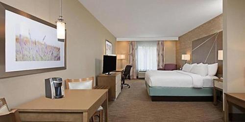 Holiday Inn Express & Suites New Cumberland, an IHG Hotel