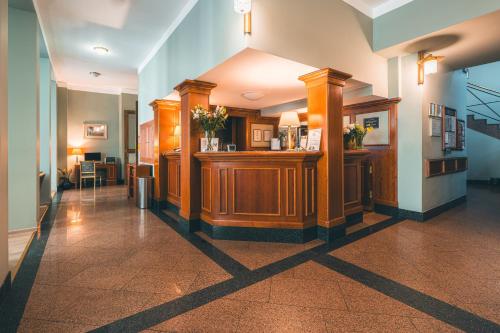 Ariston & Ariston Patio Hotel - image 2