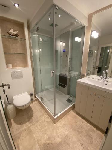 Bathroom, App Wattsein in Grossmorsum
