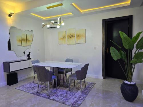 Three-Bedroom Apartment image 9