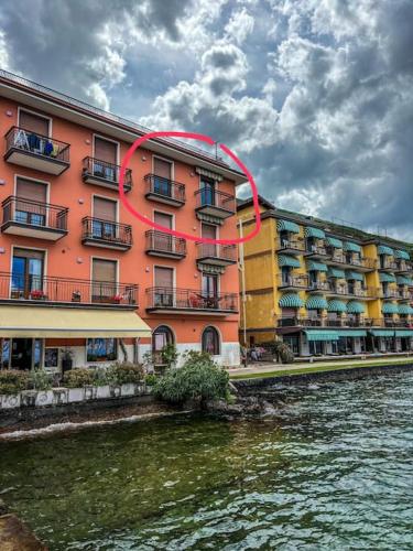 Two-Bedroom Apartment with Lake View