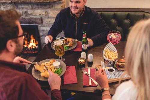 Toit ja joogid, The Black Bull Hotel in Brough
