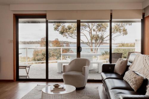 Seagrass Coastal Retreat with direct beach access