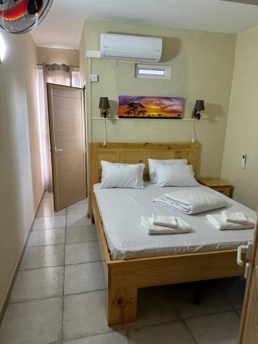 Eleganz Residence Room Type - Double Room with Balcony
