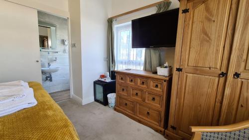 Torland Seafront Hotel - all rooms en-suite, free parking, wifi