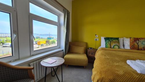 Torland Seafront Hotel - all rooms en-suite, free parking, wifi