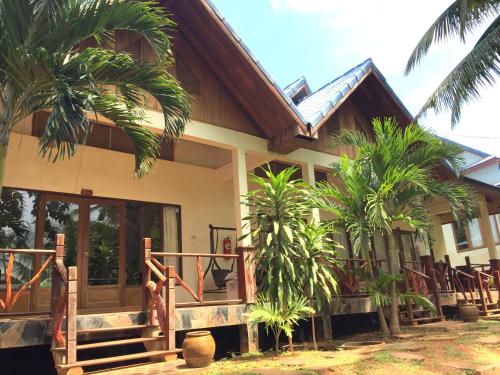 Exterior view, Koh Talu Island Resort in Bang Saphan