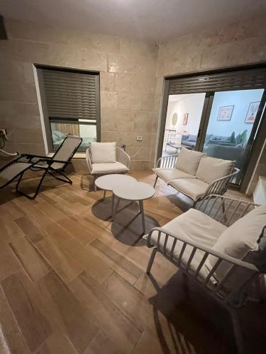 阳台/露台, Sunset suite - step from the beach in 艾殊科隆