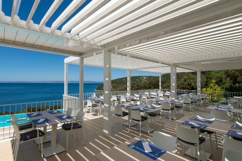 Étterem, Zlatni Zalaz,Apartments,Supetarska Draga in Lopar