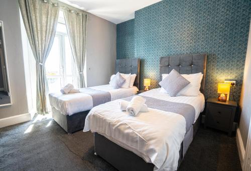 The Central Hotel - image 2