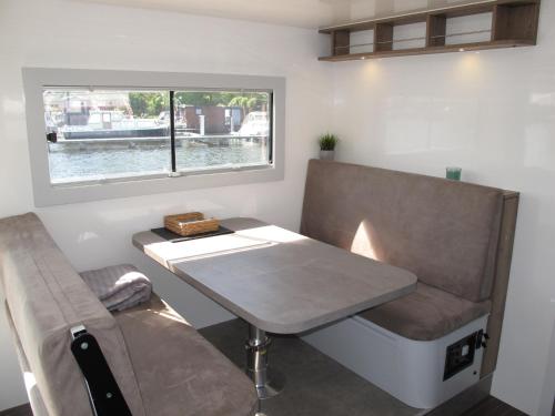 Hausboot MAX by fewo-plan HENN101 Hausboot MAX by fewo-plan HENN101