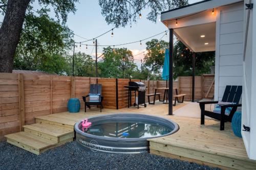 3BR New Build Corner Lot Putt-Putt in Austin, USA