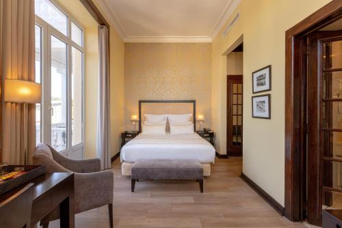 Double Room image 6