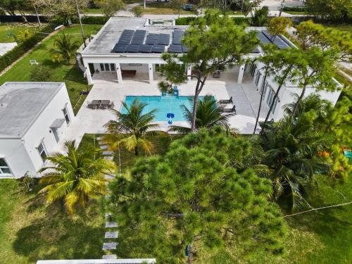 Perfect for Families The White House of Miami Close to Miami Beaches and the Keys West in Princeton, USA