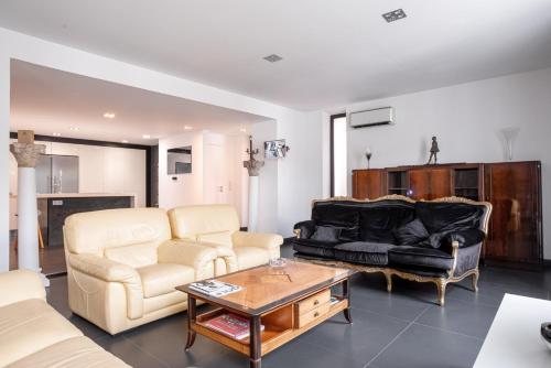 L'EMPEREUR somptueux duplex au style raffiné, Petit Juas, proche du centre