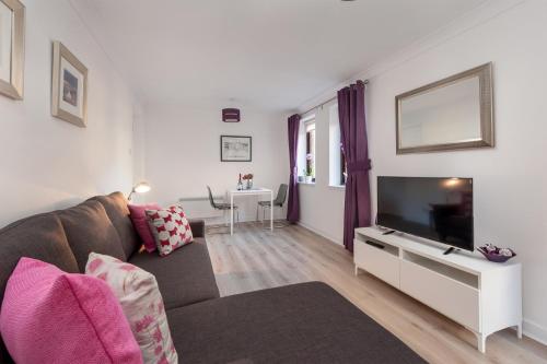 Glasgow City Flats - image 7