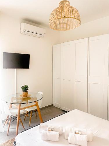Xenia Apartments - Fashion Week Studio near Navigli, Milán