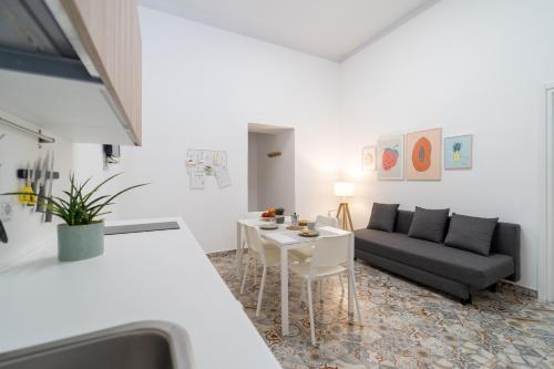 GuestHost - Via Malta Cozy Apartments near Ortigia, Siracusa