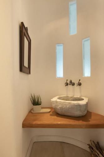 Seaside luxury villa - image 3