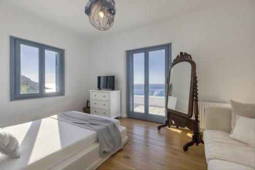 Seaside luxury villa - main image