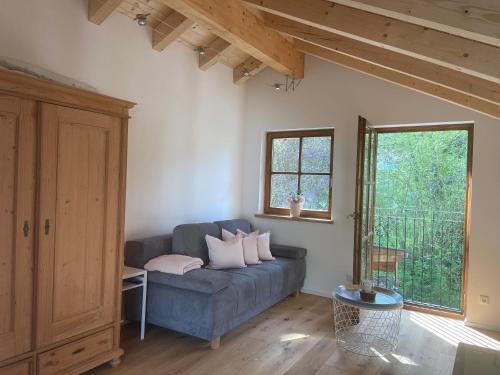 Apartment with Mountain View